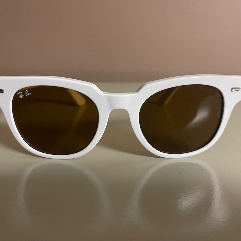 Ray-Ban Meteor White Frame Sunglasses